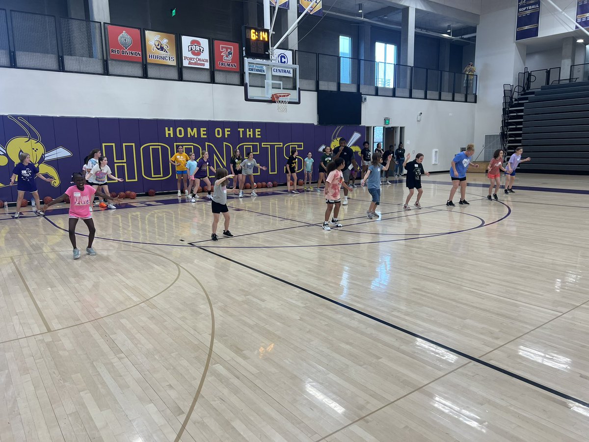 NKC_Girls_Bball's tweet photo. Day 1 & 2 of the NKC Lady Hornets youth camp was a blast!! Can’t wait for more fun and hard work tomorrow for the last day, day 3!
#Hornets #NKCGBB #Summerball https://t.co/YLdGxsehvA