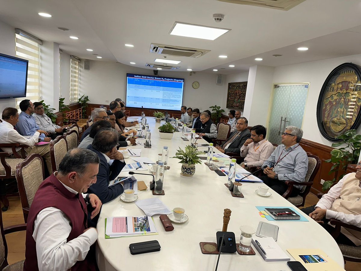 Took stock of the progress being made & discussed ideas to develop the green hydrogen ecosystem in India & accelerate India’s efforts towards 5MT of Green Hydrogen production by 2030 & realise India’s full potential to create a $12-13 trillion #GreenHydrogen industry by 2050.