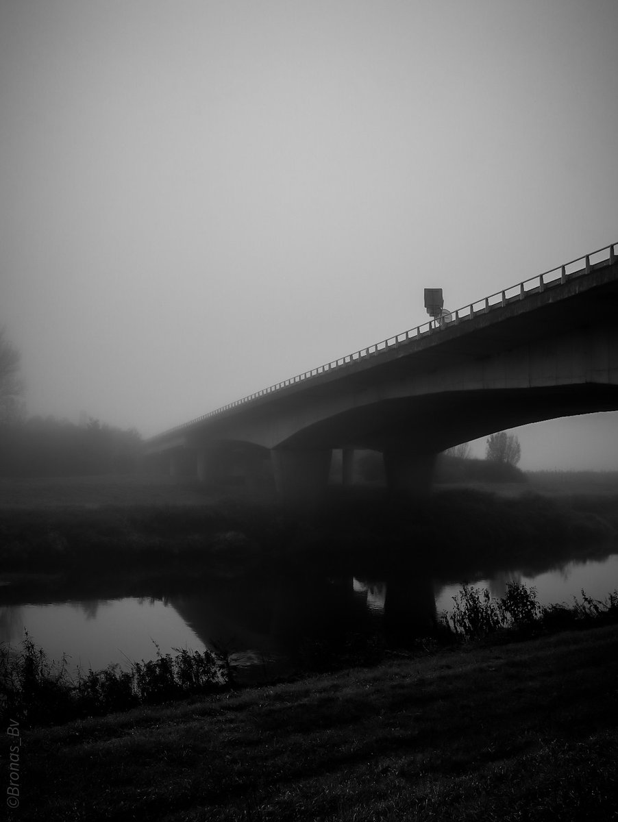 #monochrome #bridge #fujifilm_xseries