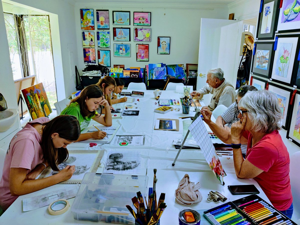 DEGALLERYTX's tweet photo. We enjoy Summer together at Degallery.
Our Art Camps and Regular classes for kids and adults as always Fun Art &amp; Fine Art! 
Check our schedule and enjoy the hot Texas summer inside a beautiful art gallery. 
#art #summercamp #artclasses #bcstx #artstudio https://t.co/UVVRsSg5Mf