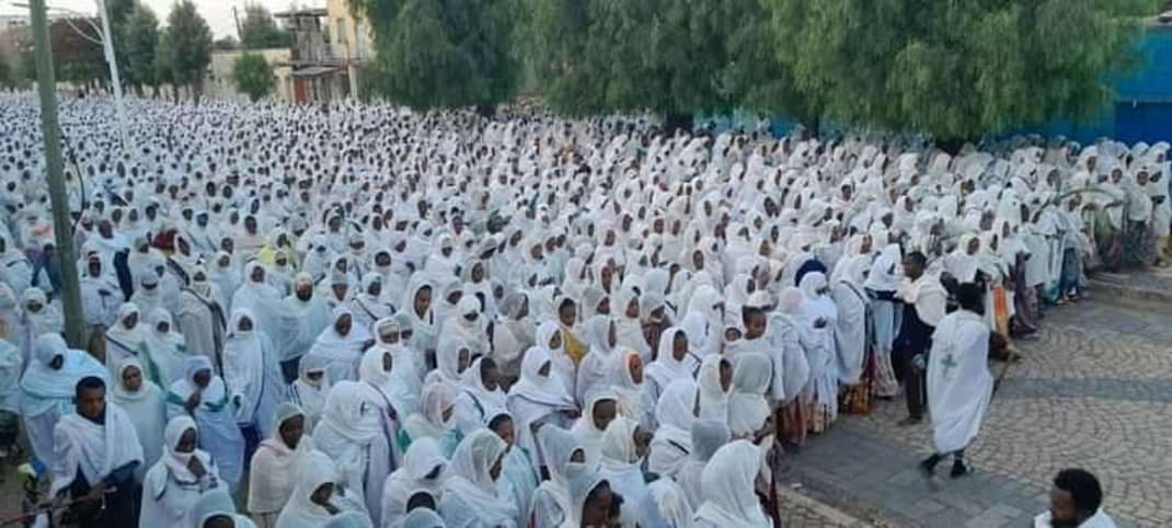 FAmdeslasie's tweet photo. People gathering for prayer in Axum. ❤️
In those days when you pray, I will listen. If you look for me wholeheartedly, you will find me.
Jeremiah 29:12-13 https://t.co/K4Tl12KWw6
