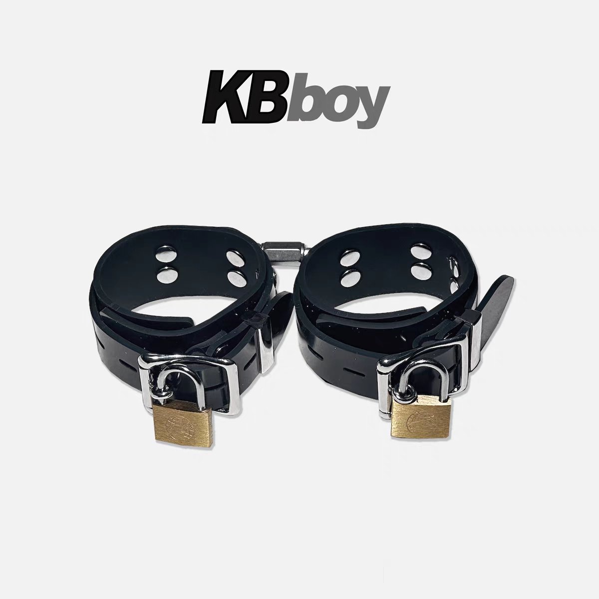 #淘宝搜店：KBboy
-新品上架，限时折扣8折

-618活动，全场85折，截至6月20号23：59分，欲购从速

关注+转发本条推文，
转推列表抽1名赠送KBboy纯手工制作硅胶可锁式针扣套装（护腕，项圈，臂环，脚环）；
转发截至时间：2023/06/11 21：00；
开奖时间：2023/06/11 23：00；