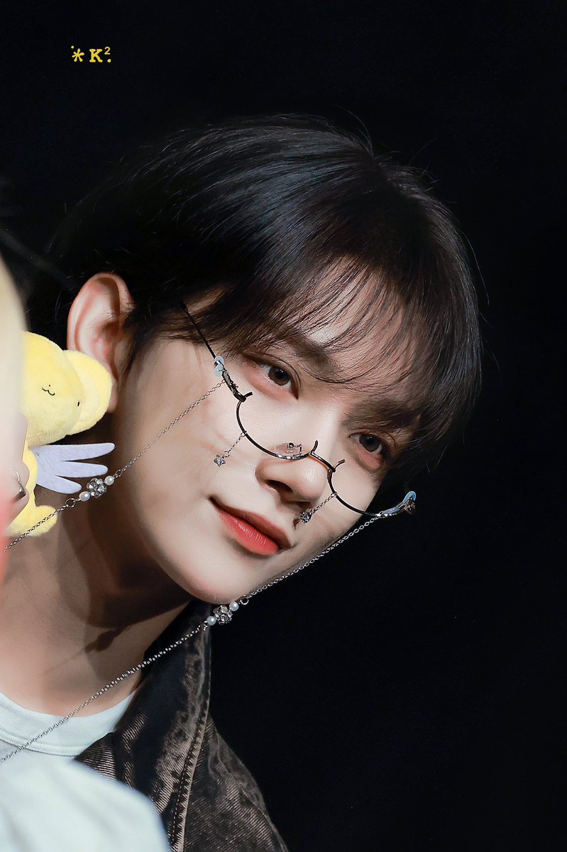 230506 선생님🧐

#세븐틴 #seventeen
#조슈아 #joshua 

HD 🔗：weibo.com/6239073465/491…