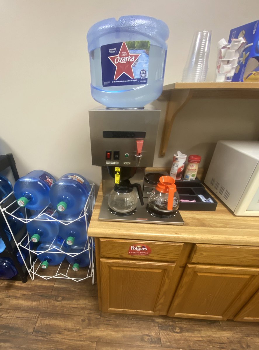 5YrsToRetire's tweet photo. This office coffee setup costs about $900. There is no plumbing required &amp; many people prefer bottled water over tap. 

You don’t ever have to touch a vending machine or deal w/dirty ass money. 

This is leased to the office as a service for $1,042/mo (water not included) https://t.co/pdGUFAcEr7