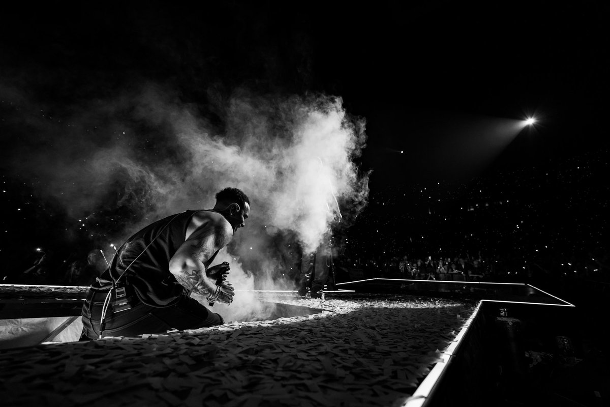 2014 in a shady nightclub with 15 people in attendance