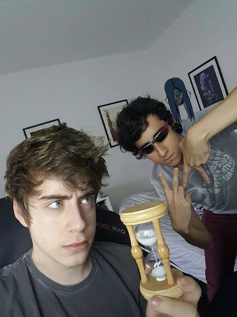 ammy_drawings's tweet photo. Eles já previram isso ….. #qsmp #qsmpbrasil #qsmpedit #QSMPglobal
#felpsqsmp #felps #cellbitqsmp #cellbit https://t.co/0ABOVYSU7M