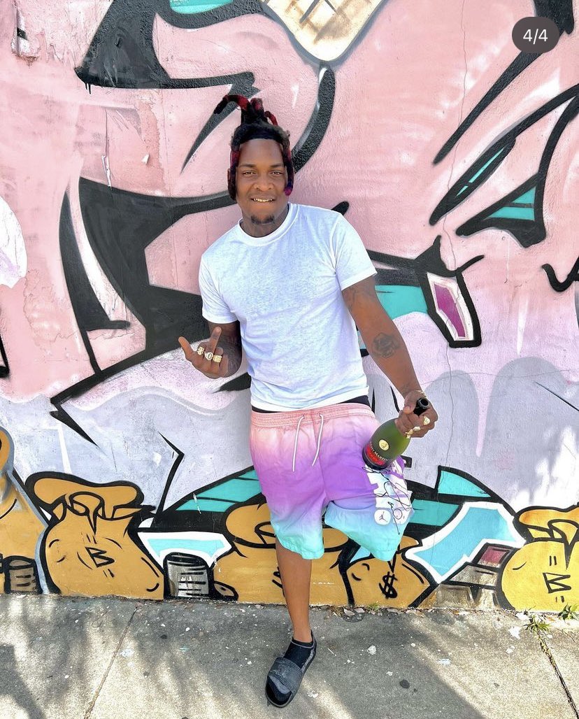 TyyTyra's tweet photo. Happpyyyy Happyyyy Heavenly Birthdayyyy MB 🕊🤍 Just know we rocking out today for you MB ‼️ I love you man. RESTEASY 🙏🏾❤️ I know you turning up rn . 

Not a day goes by where I don’t think about , I shed a tear everytimeee man . Still hurt asf. I love you man.

#LLBOSSMAN 🤍🤍🤍 https://t.co/D6OnXM6FYn