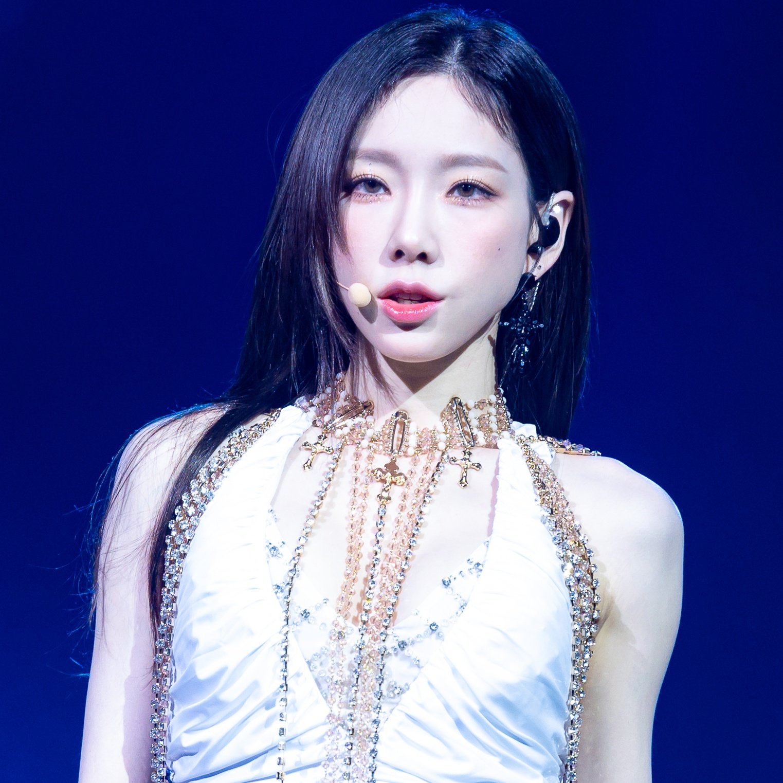 taeyeon-charts-on-twitter-d-day-the-asia-concert-of-the-odd-of-love