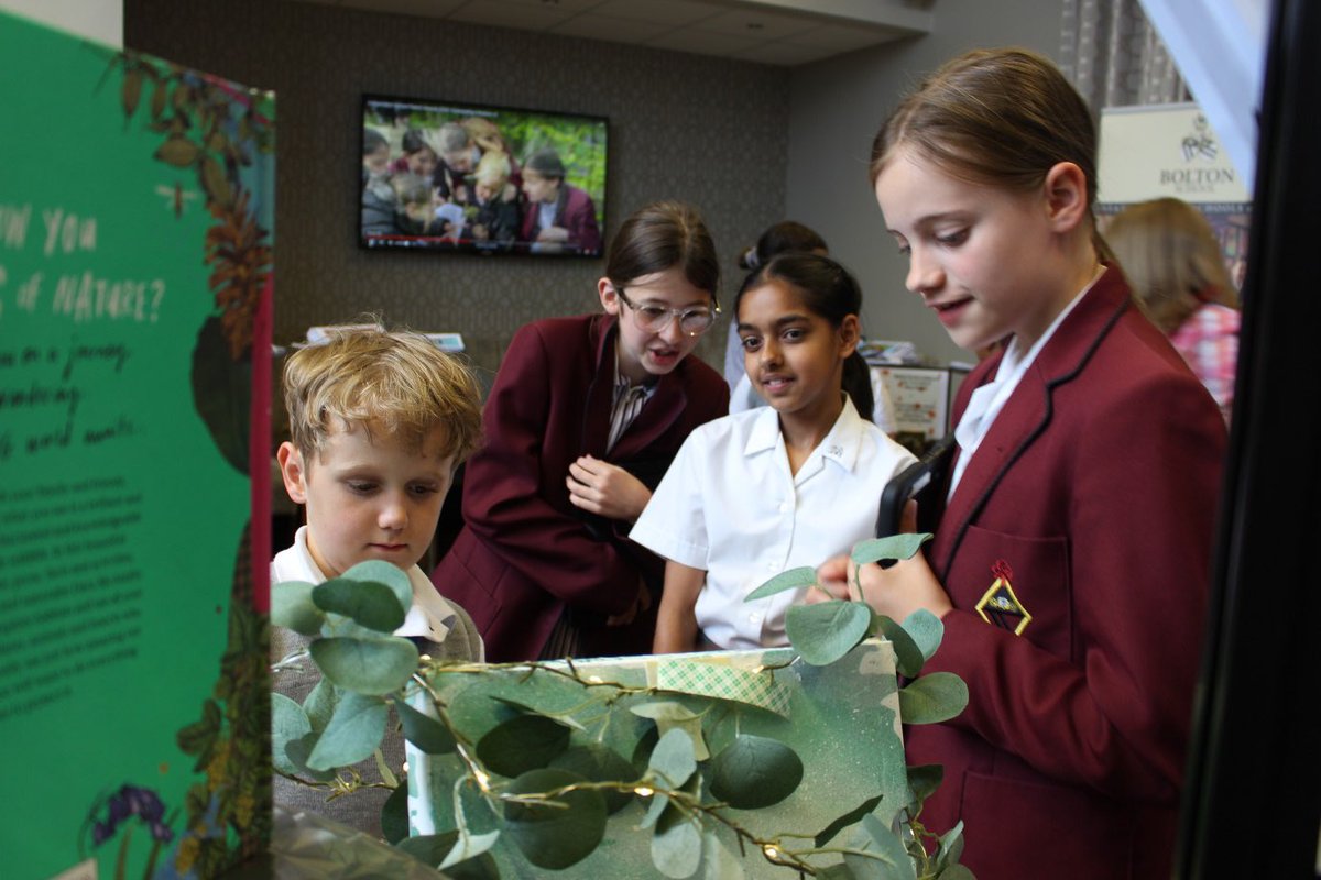 BSPDJnrGirls's tweet photo. There’s a real buzz in the upper hall of the Arts Centre today as Year 6 @BSPDJnrBoys and @BSPDJnrGirls share their learning with their peers and staff. A wonderful array of inquiry projects to see @rethinkassessmt @LucasLearn https://t.co/CbAtt4h6VV