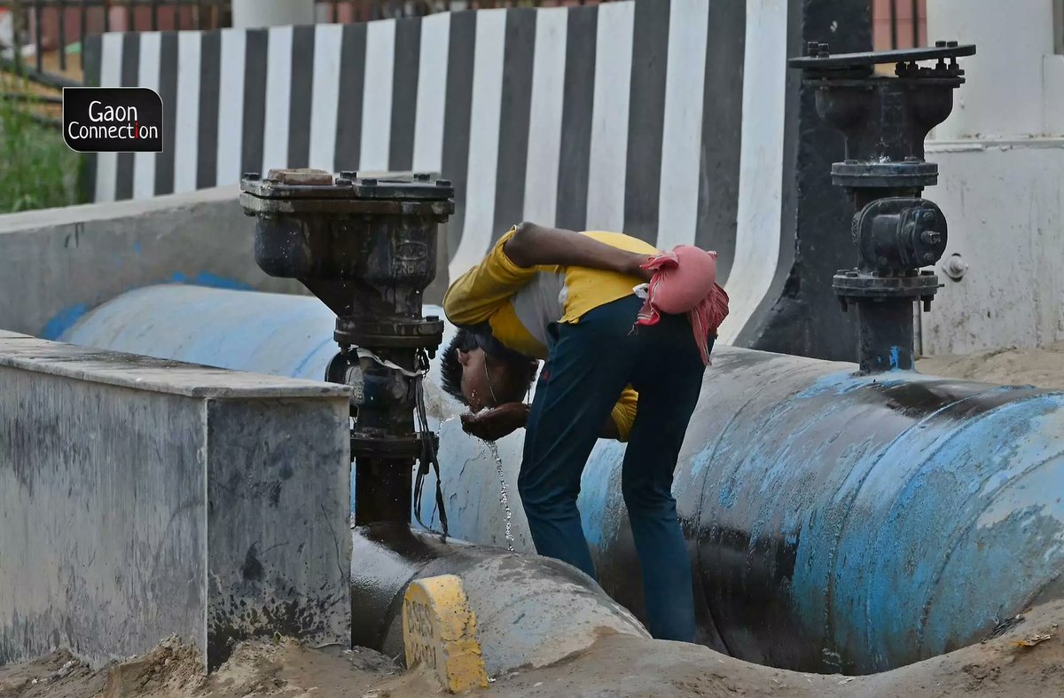 GaonConnectionE's tweet image. #PhotoFeature | Struggles of the urban poor and how they grapple with water scarcity in Delhi

@CMODelhi @CWCOfficial_GoI @Water

More pics here: 
rb.gy/x6nzh