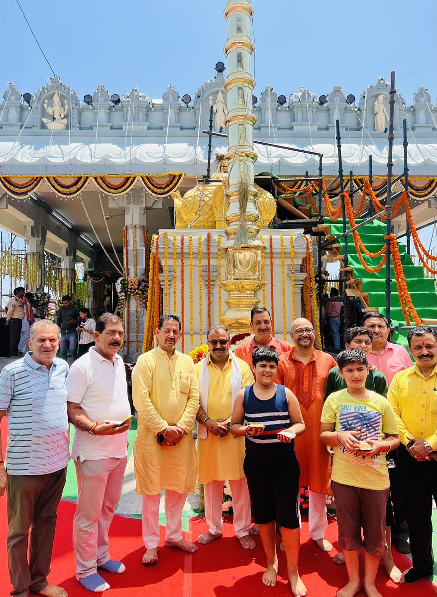 BaldevOfficial's tweet photo. ॐ वेंकटेश्वरा नमो नमाः 🙏
जम्मू शहर के सिद्धडा में नवनिर्मित श्री तिरुपति बालाजी महाराज के कपाट खुलने पर दर्शन किये। इस अवसर पर #Ascoms अस्पताल द्वारा आयोजित मुफ्त चिकिस्ता शिविर का जायजा भी लिया।
#Jammu https://t.co/fkB7Suqz3s