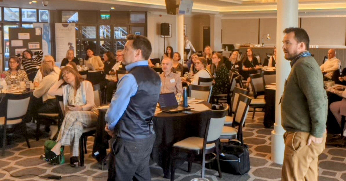 cwpnhs's tweet photo. During our first group session today we enter a live debate between Dr Matthew Cahill and Duncan Campbell with voting buttons for the audience! #EmpowerEDNW #EatingDisorders #ProviderCollaborative https://t.co/eNuY9p15vR