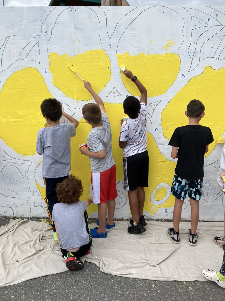 RSS_Littleton's tweet photo. RSS students have started a new mural.  It’s already looking amazing!! https://t.co/v4gIMkClSP
