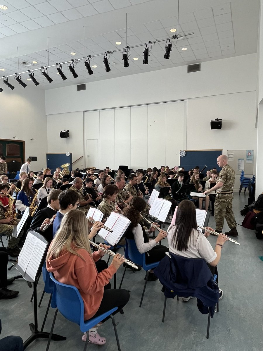 DCCmusicservice's tweet photo. What a start to the day! Delighted to welcome musicians from the Royal Regiment of Scotland to work with over 100 of our young musicians. We were treated to a marching display this morning, and have now joined forces for playing workshops. https://t.co/VgCLE3ApDB