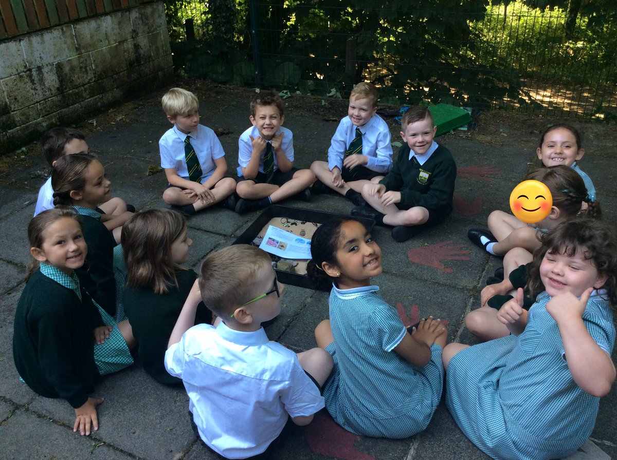 wideyseahorse's tweet photo. We have been busy learning about the Seashore Code this morning. @wideyshark @wideyseal https://t.co/mJab10Ijma