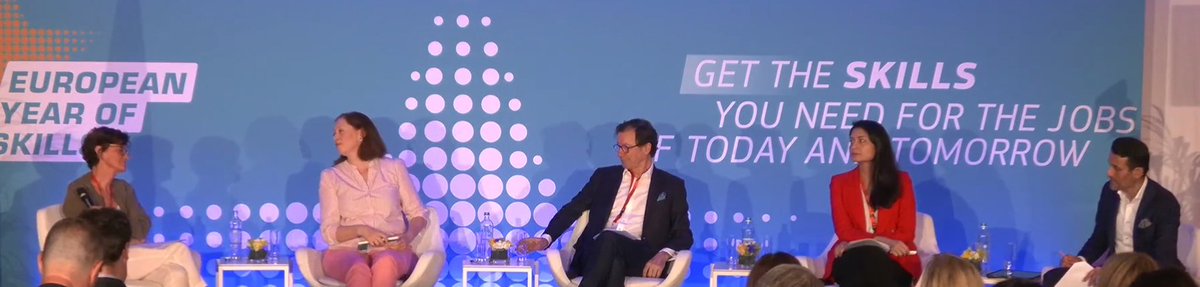ernvillalba's tweet photo. Fascinating second panel on #skillsfirst approach #EuropeanYearOfSkills
@zahidi @wef @dnbglobal @IBM Kate O'Sullivan @LinkedIn @IsabelleBarthes @industriAll_EU
It's a lot about #validationEurope
Check @Cedefop EU guidelines just published:
https://t.co/wQW1iG0TJ0
#VNFIL https://t.co/wYHAnnD4fj