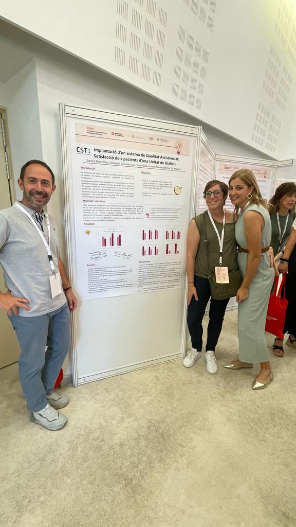 CSTerrassa's tweet photo. 🗣️XXIII Jornada de la @SCQA_ 👉🏽"Implantació d'un sistema de Qualitat Assistencial: Satisfacció dels pacients d'una Unitat de Diàlisis" ➡️ @vicent_esteve i @sandrarubiopaez del servei de Nefrologia CST i @ElisabetGonza20 membre de la junta de #SCQA i dir. de Qualitat del CST. https://t.co/96YgmtOTQD