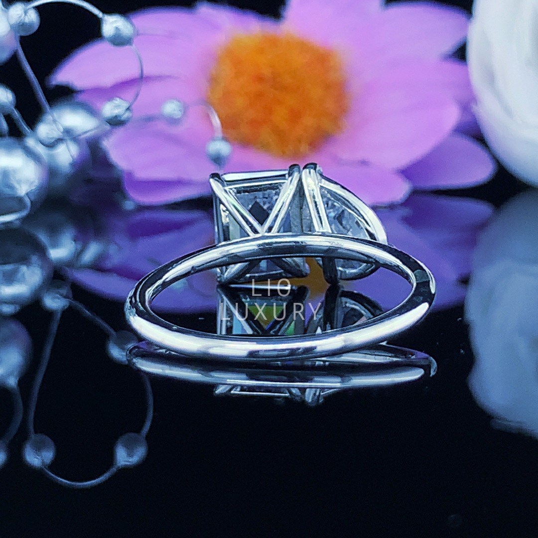 lioluxury's tweet image. 2.50CT Emerald&amp;amp;2.00CT Pear Cut Moissanite Toi Et Moi Ring Two Stone Engagement Ring Silver Anniversary Ring Double Stone Rings Birthday Gift.
#toietmoiring
#twostonering
#moissanitejewelry
#EtsyShop
#Moissanite
#TwoStone
#BirthdayGift
#EtsyHandMade
#lioluxuryjewelry
#emeraldring