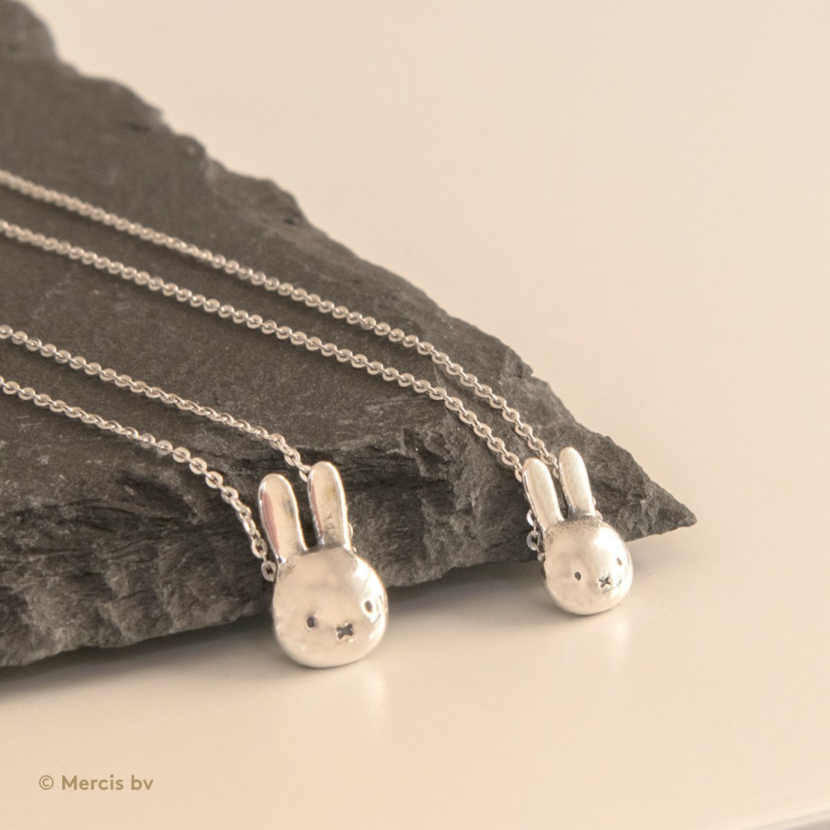 Happy #NationalBestFriends Day! 

Tag the bestie you need matching @LicensedToCharm Miffy jewellery with below ⬇

licensedtocharm.com/miffy-sterling…