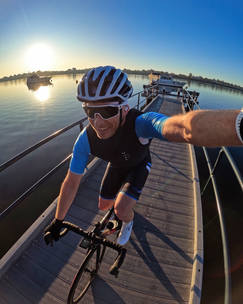 Evo6point5's tweet image. Does anyone else colour coordinate their outfit with the weather? #kitdoping 

Trying to weave this winter weather into a post without showing off but wow.. not bad winter, not bad.