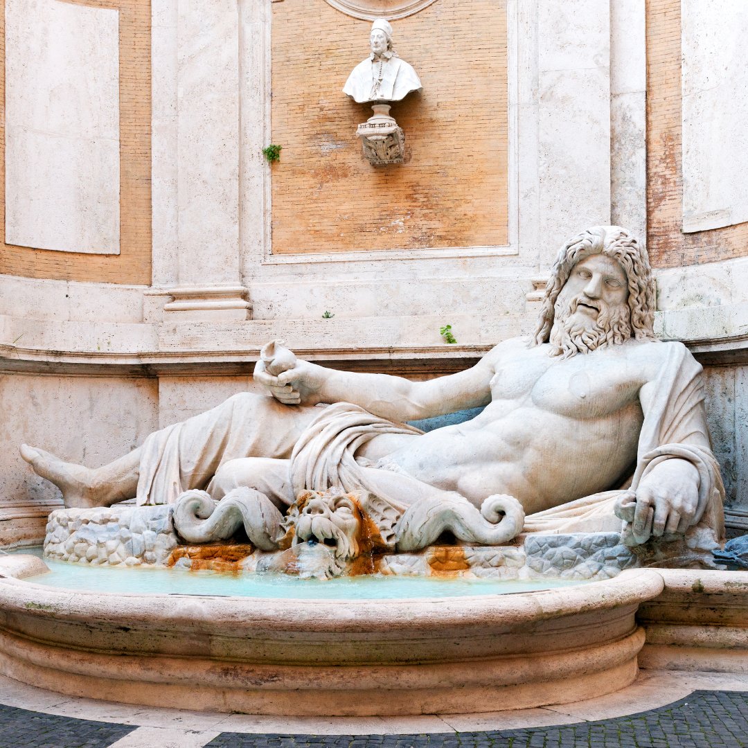 museiincomune's tweet image. Utilizzata durante il Rinascimento per affiggervi le cosiddette “pasquinate”, il #Marforio è però un'opera romana del II secolo d.C. La statua fu restaurata nel 1594 con gli attributi tipici di #Oceano (drago marino, conchiglione e delfini).

#OceaniMW #MuseumWeek #OceansMW