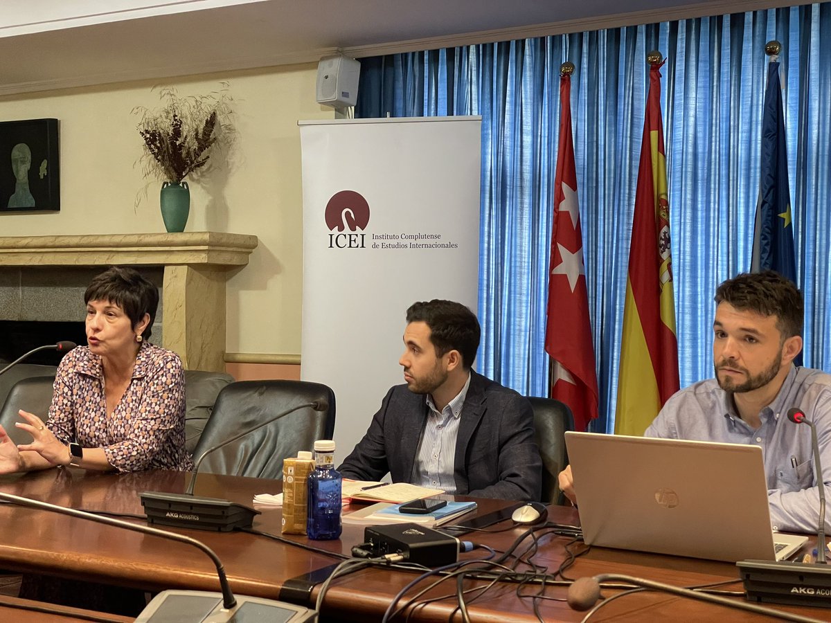 ucm_icei's tweet photo. A esta hora se celebra el seminario SICEI bajo el título “The Heterogeneous Impact of Government Support on Star-Ups: Supply chain vs Local Economy”, presentado por el investigador adscrito al ICEI, @lubargon, junto a @EnriqueAcebo_ .

🔗 Presentación 👇
https://t.co/6Idr3ypfTK https://t.co/l9pIiVshWN