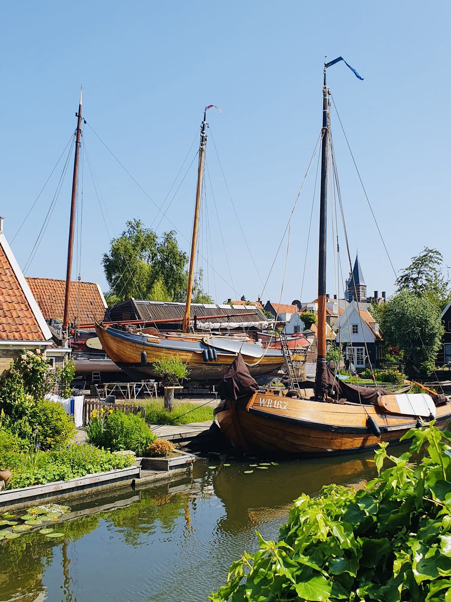 It is such a privilege, to guide people around the most idyllic and iconic places Holland has to offer! Book your private guide and also be surprised by the unknown places and interesting facts! 😀❤️