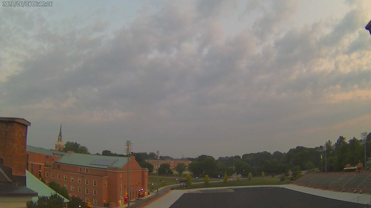 WakeForestWx's tweet photo. Wake Forest University at sunrise and it's 55.7 F. https://t.co/bfsrjIcYsB