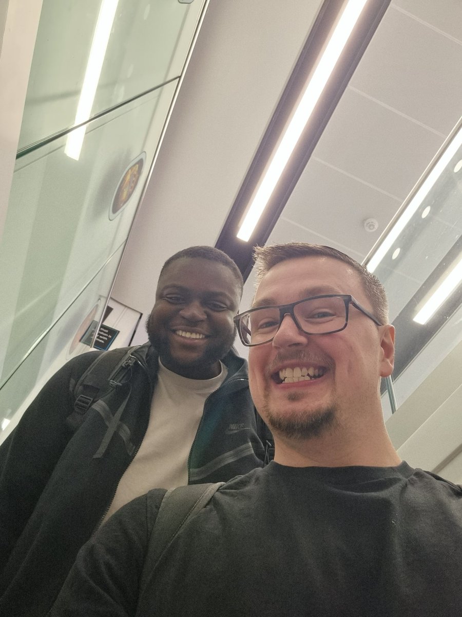 Reisshub's tweet photo. Look who I found 🛩🏴󠁧󠁢󠁳󠁣󠁴󠁿 https://t.co/BIUlYIJo9v