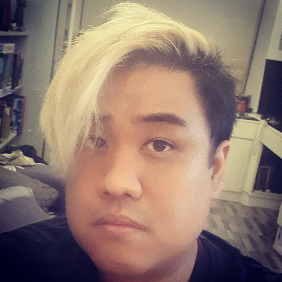 roninvampire's tweet image. Quote with your blonde era.