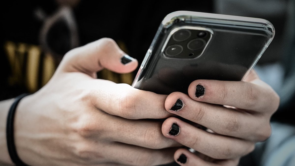 BFMTV's tweet photo. Le Sénat donne son accord à l'activation à distance des caméras et micros des téléphones
https://t.co/rpjWDYqbyb https://t.co/TbRnMz5iTU