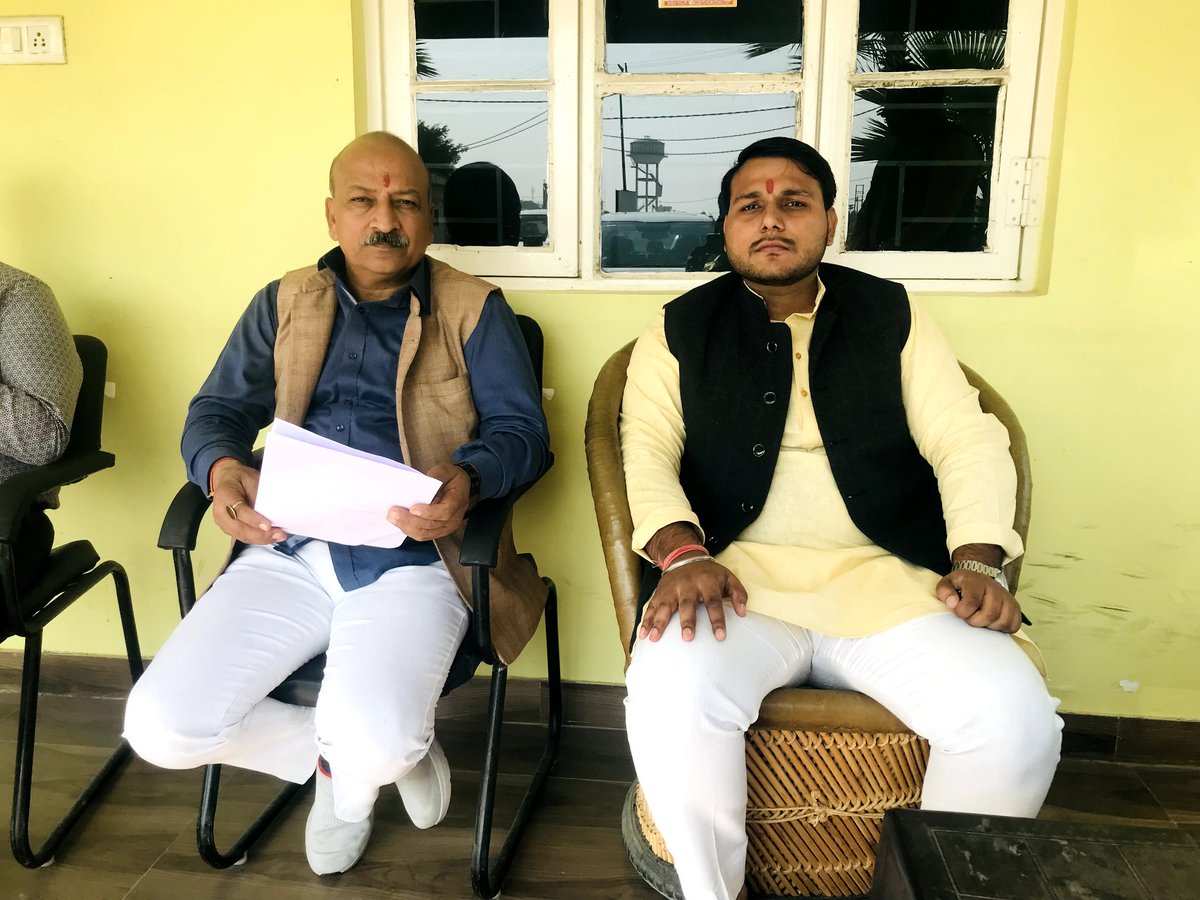 SAGARPATHAKBJP's tweet photo. माननीय #महानगर_अध्यक्ष #श्री_मुकेश_सिंघल_जी से #शिष्टाचार भेट हुई https://t.co/knq4HRAcua