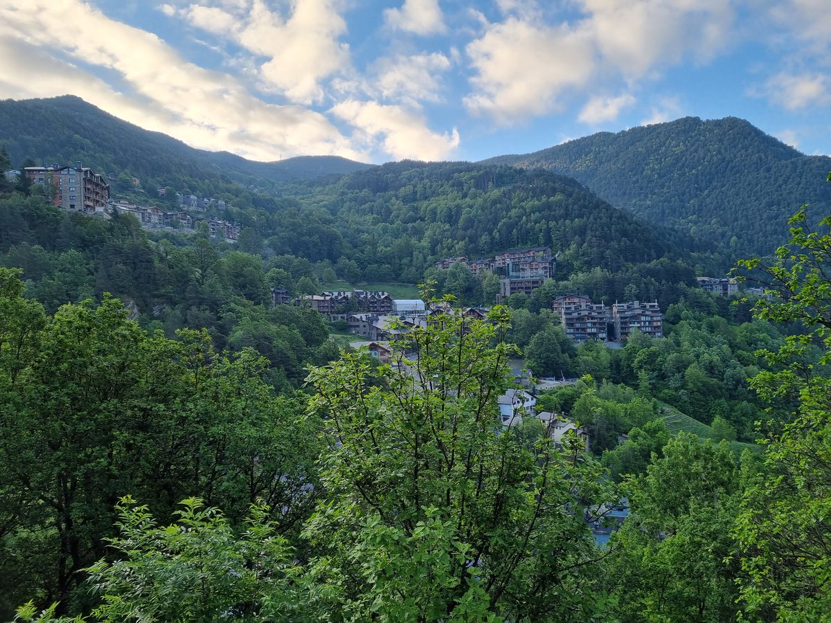 jecbosch14's tweet image. Bon dijous 🙋😃☕️
Vistes de les Dues Valires i d&apos; #Anyos
#bondia #bondijous #lamassana #andorra #meteo #meteoandorra