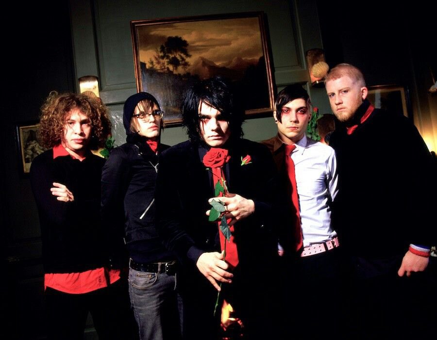 ibymb's tweet photo. and we’ll all dance along to the tune of your death
happy 19 years https://t.co/UnzARH84cK