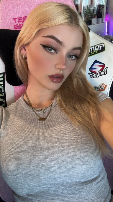 Get in my stream or else!   https://t.co/MT6Ic3eOKl https://t.co/HpnvhFnRpp