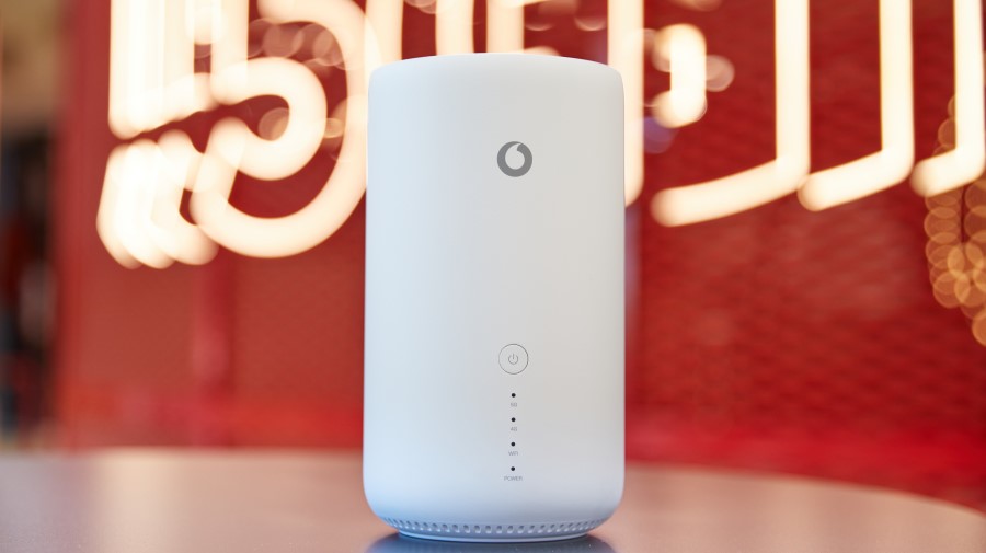 iProspectESP's tweet image. .@vodafone_es #Hogar5G, el innovador servicio que facilita servicios de banda ancha ultrarrápida a través de la red #5G a hogares y empresas, ha multiplicado por 5 sus ventas entre marzo y mayo de este año. #Vodafone 
saladeprensa.vodafone.es/c/notas-prensa…