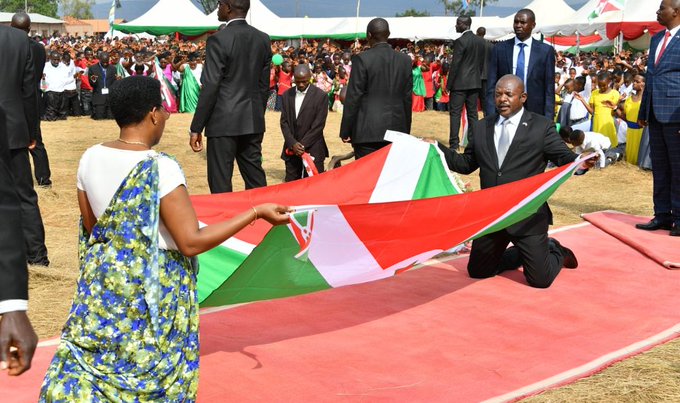 MweneKajekurya's tweet photo. #Sogokuru #PierreNkurunziza, you are one of the greatest blessings God has given us as a nation. A complete hero, deserving honor from all generations of Burundians. Thank you #MamaBuntu @DeniseBucumi  for being a so brave &amp; faithful companion in the self-determination journey. https://t.co/JVMwHb2o1u