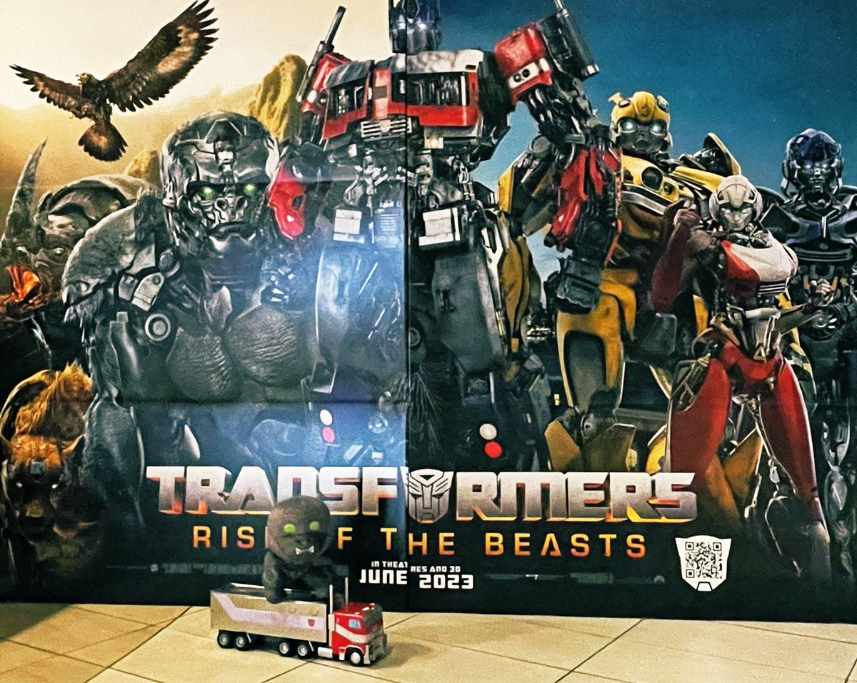 symbiotestudios's tweet photo. We watched #TransformersRiseoftheBeasts and here are the nonspoiler highlights. 1. Good robot vs robot action. 2. Very little humans and the ones that are there are not annoying. 3. Second best #transformers movie after 1986 original. Cons 1. Robot lips and Bayverse designs 2. Mcguffins everywhere. 3. Scourge really needs to finish people off.