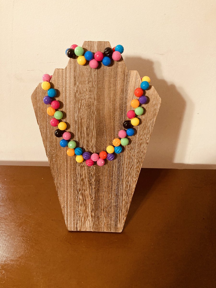 ppnewto's tweet photo. Handcrafted Bracelet and Necklaces on IG/FB at Serenbe Farmers Mkt. https://t.co/DqVZ1tSzkP