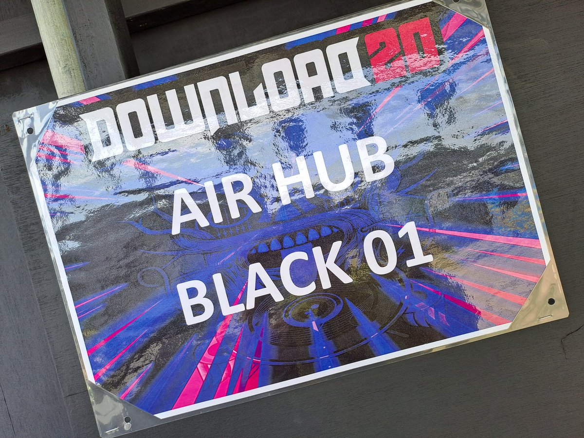 joanneboshell's tweet photo. Yesterday I completed my first shift on AIRHUB BLACK01 @DownloadFest and loved it! Even with the stresses of traffic parking and camping everyone I met was amazing! Back on shift again tonight #volunteering @LoveCastleDon #DL20 https://t.co/8KIEbK5dSC