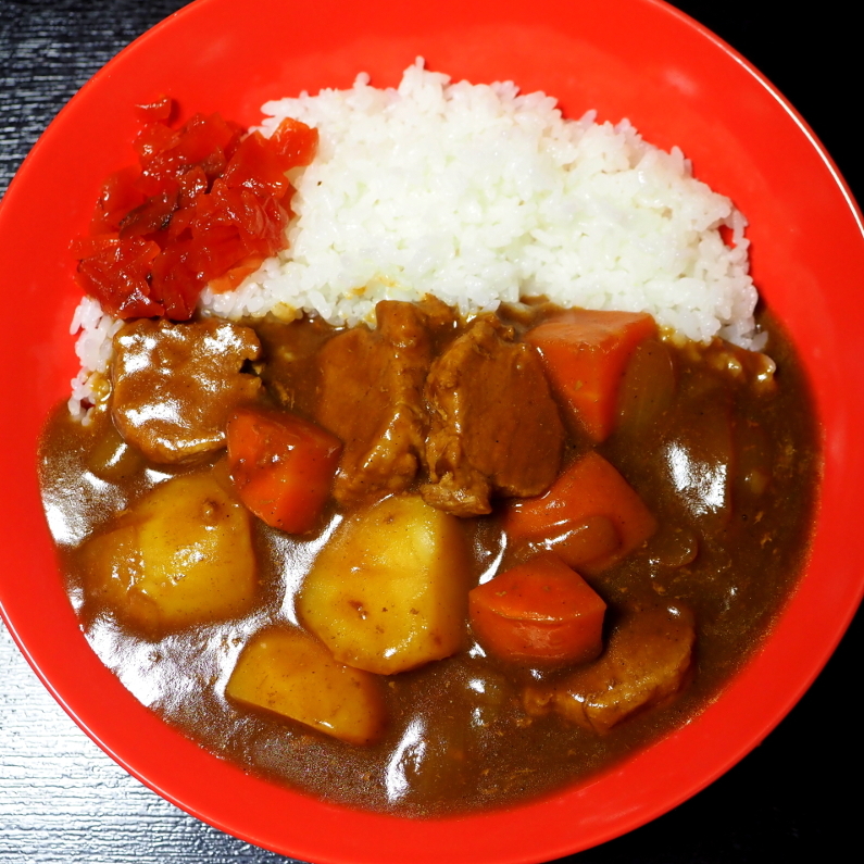 ＜たぬき食堂＞ 「カレー」と「サラダ」