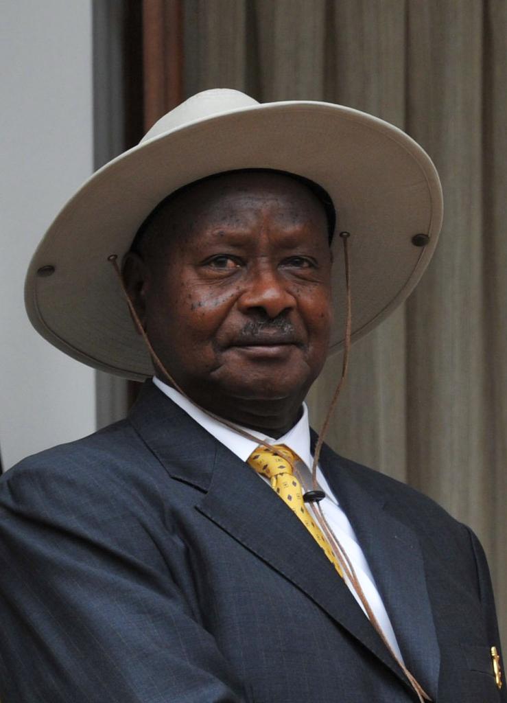 Museveni testing positive with Cofit 🤔
An assassination similar to the one done to Magufuli loading
Magufuli was killed by the west and Kenya leadership that time
Museveni after signing the LGBTQ bill might have been a target
May God give u a quick recovery
Africa needs u🇺🇬