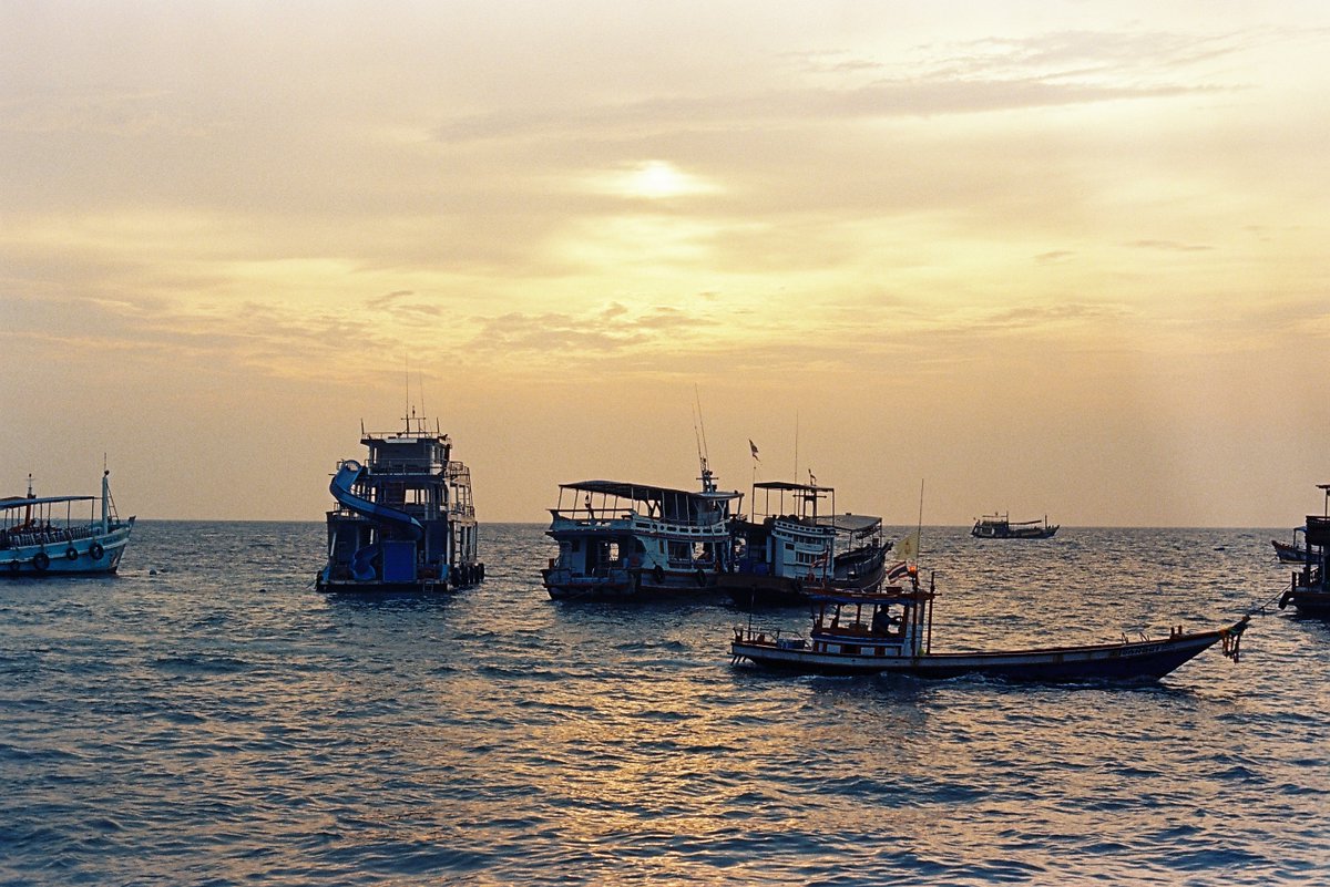 GM to the dreamers 🤍☀️