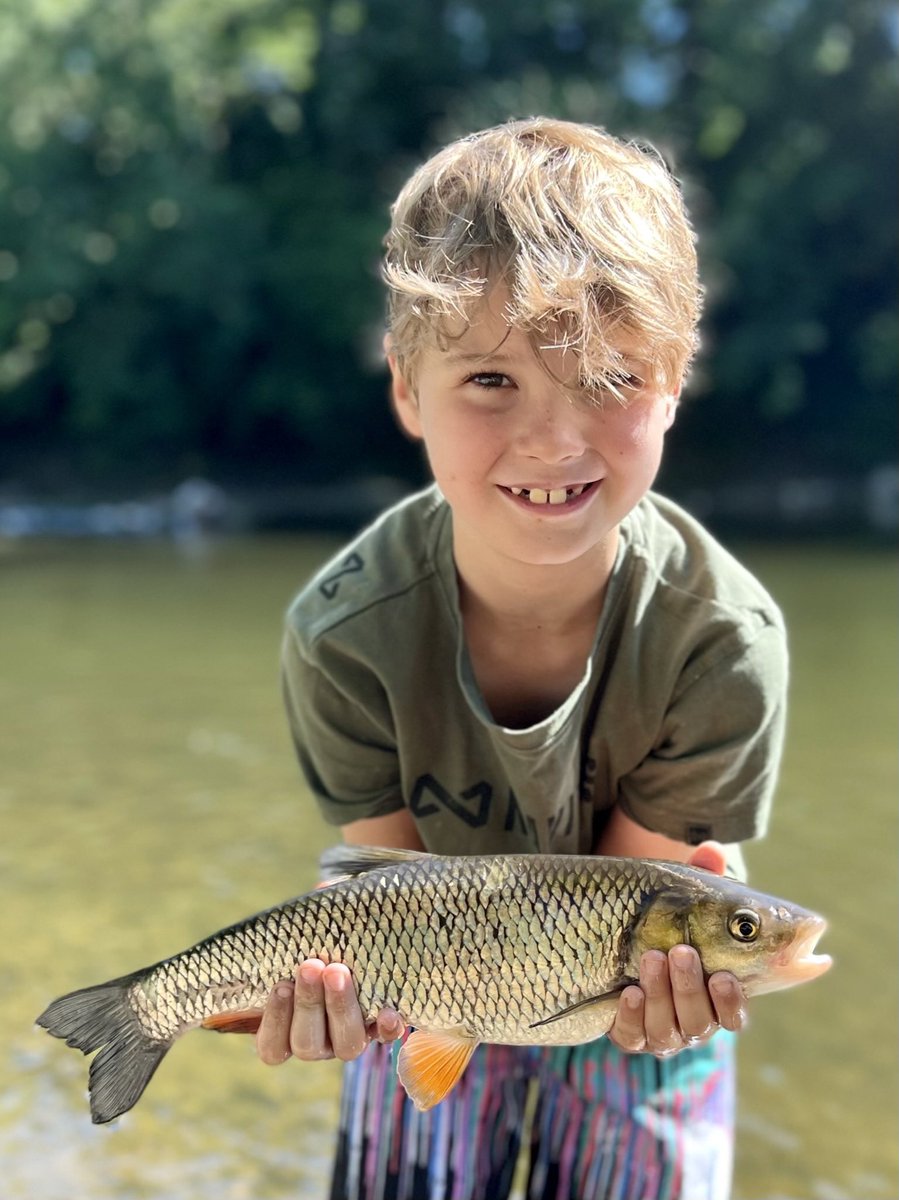 fishingfamilyuk's tweet photo. Throwback to fun on the river, who’s looking forward to the start of the season?
#takeyourkidsfishing #makeitfun
#fishing #chub #floatfishing #stickfloat #maggots #river #riverfishing #angler #angling #fishingfamily #fishinglife #fishingkids https://t.co/uyU47oyPKj