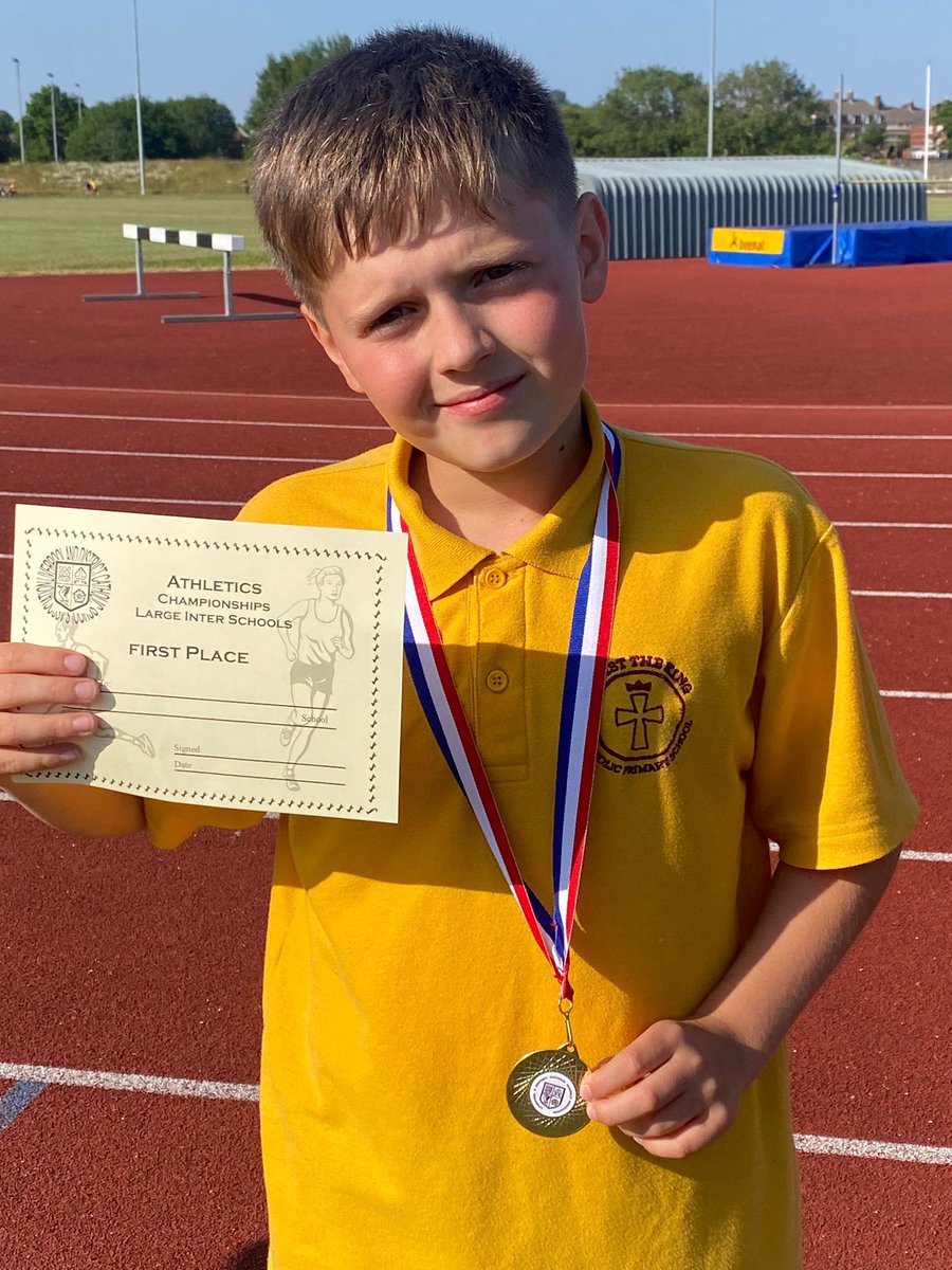 EmsQuirk's tweet photo. First place for the @CTKLiverpoolY6 relay team 🏆🏃🏼👏🏻 @CTKLiverpoolPE thanks to all staff for a great event https://t.co/qNOSSj5jn4