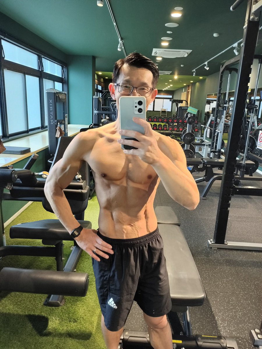 ワークアウト終了
今日は有給でいくつか用事をこなしました。早くジムに来たら貸切状態でラッキー。
#筋トレ垢