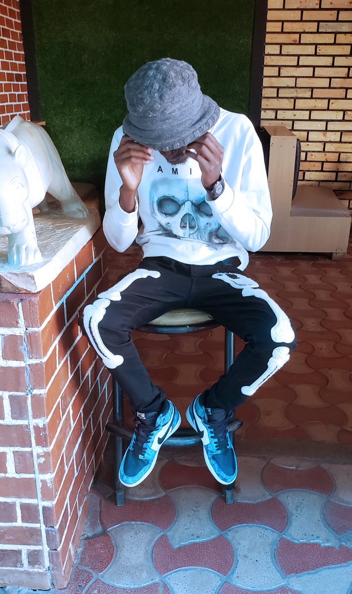 OfficioManSango's tweet photo. Sometimes our dreams come true, sometimes they are delayed.
Sometimes we struggle to get them, sometimes they are ready made but all in all we keep the faith and keep walking.#motwe ๐
๐ธ JB Studios Kisii https://t.co/tXCcYS8GLu