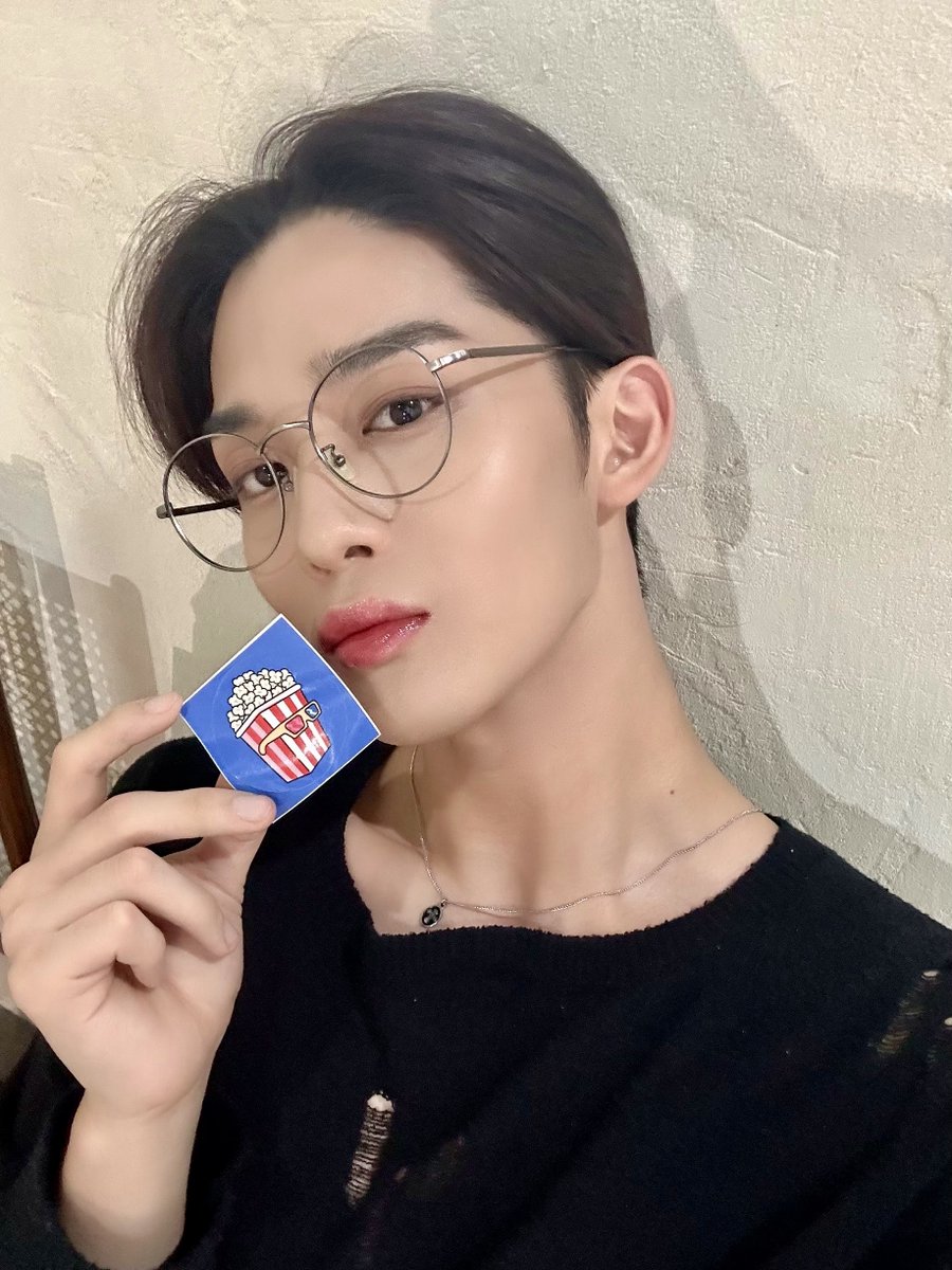 POPKORN_poppin's tweet photo. #팝콘 X #CIX
(@CIX_Official)

팝콘에 CIX가 떴다 ⁉️
멤버들 왜 이렇게 웃는 게 예뻐요?
촬영 내내 빵빵 터지고 간 CIX
궁금하다면
👉 금요일 팝콘 채널 접속하기🍿

CIX joined POPKORN!!🍿
🗓 6/9 FRIDAY

📎https://t.co/Vh6CxOFCMa

#POPKORN #CIX #SavemeKillme #BX #승훈 #용희 #배진영 #현석 https://t.co/LTsnP8XZyq