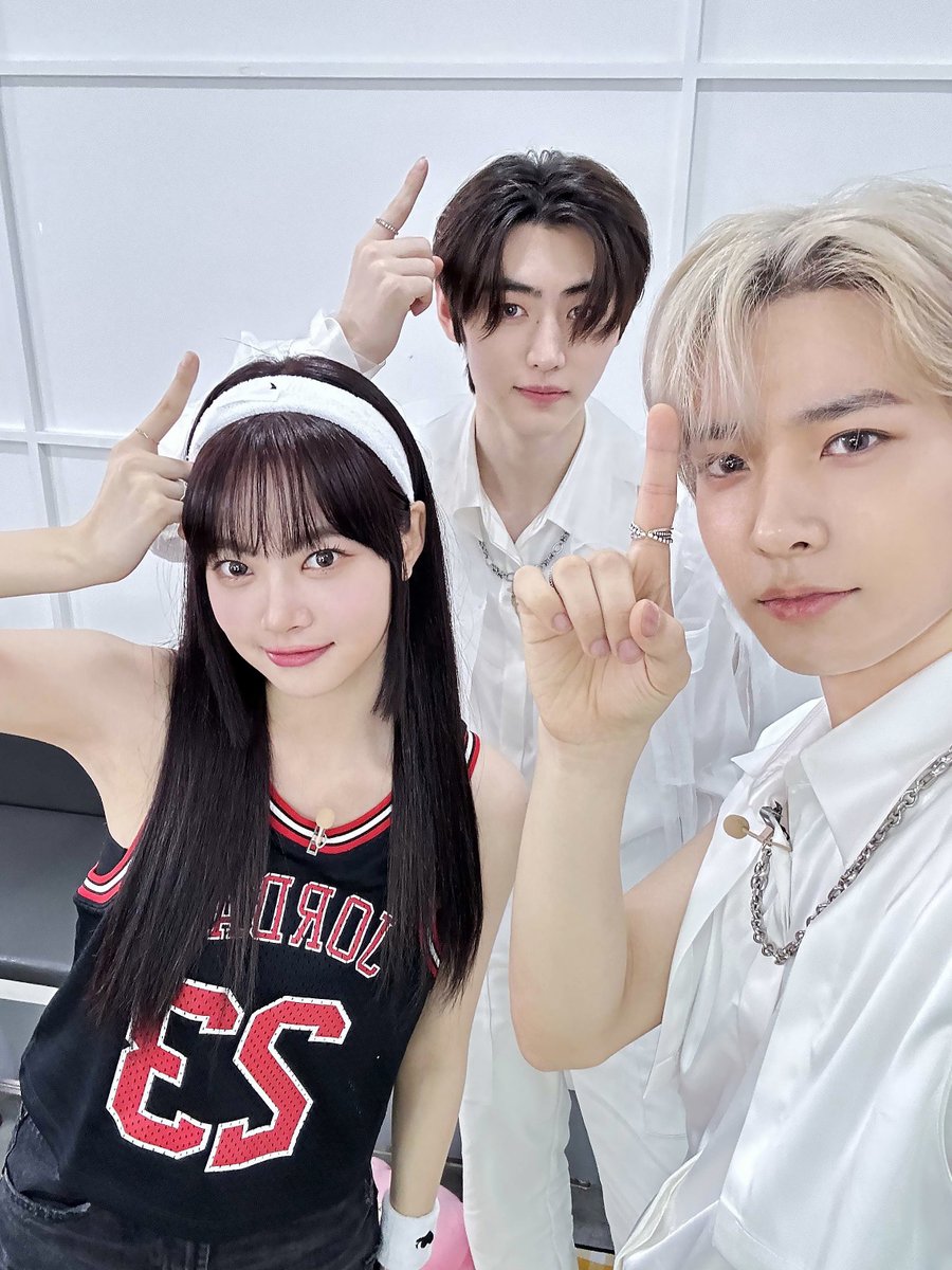 은채의 스타일기 tweet media