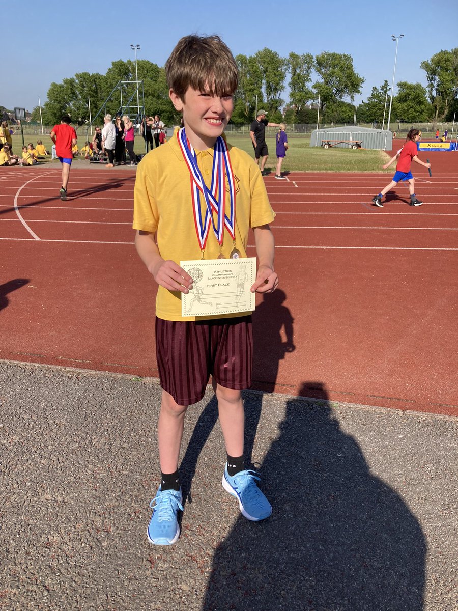 LisaCusacklisa's tweet photo. Well done Henry 🏅🏅🏅 won every heat and every race entered tonight 🏃🏽‍♀️🏃🏽‍♀️🏃🏽‍♀️ 75m 135m and relay, bossed the high jump too 💪🏾@CTKLiverpoolPE @CTKLiverpool_HT @ctkyear6 https://t.co/gOdzqAW8yK